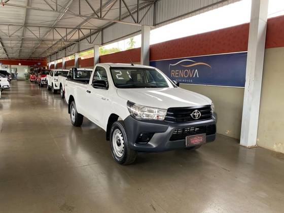 TOYOTA HILUX 2.8 D-4D TURBO DIESEL CS 4X4 MANUAL